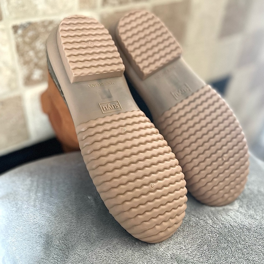 Ladies Duck Boots - Picture 4 of 4